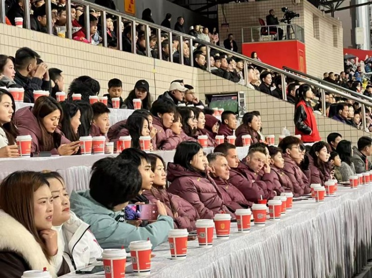 北青體育：中國女足現(xiàn)身中甲賽場，觀看重慶銅梁龍vs遼寧鐵人