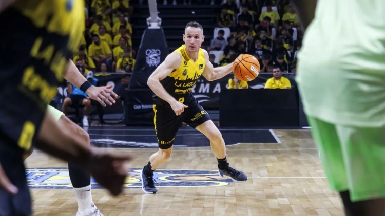 NBA初代老六，42歲進(jìn)入生涯巔峰？！